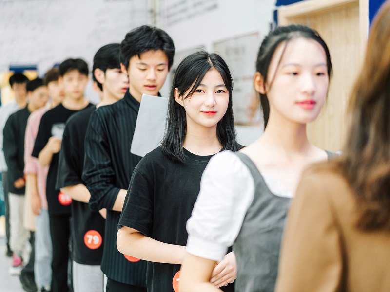 播音主持藝考生關(guān)心的四個(gè)問題